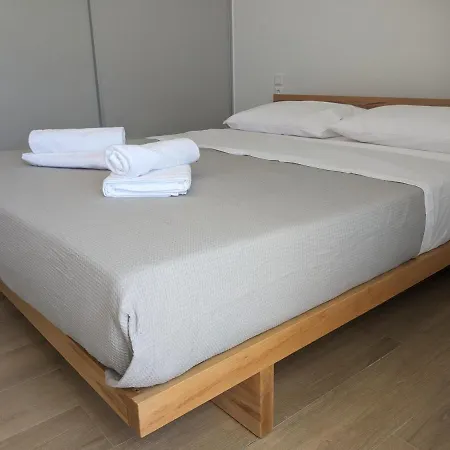 2br Next To Lagoon Lefkada City
