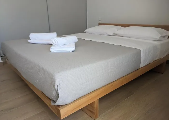 2br Next To Lagoon Lefkáda