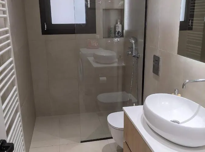 2br Next To Lagoon Lefkáda