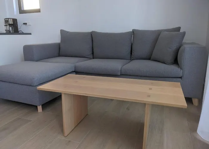 2br Next To Lagoon شقة *